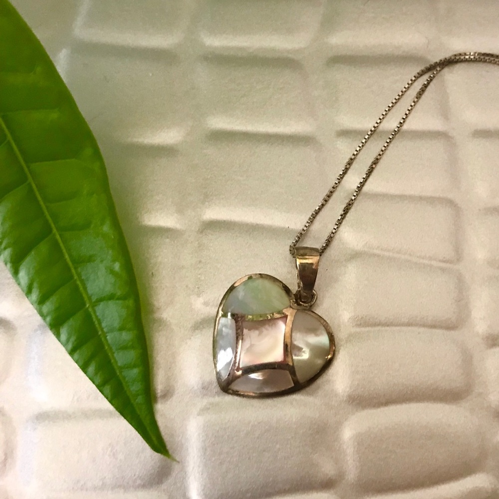 NWT 🐚 genuine .925 silver Mother of Pearl pendant